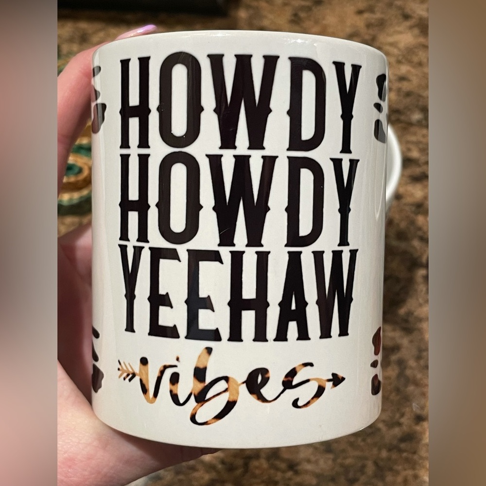12 Oz HOWDY YEEHAW~VIBES🐆Cheetah Print~KOKOPELLI~Cowprint Western Mug